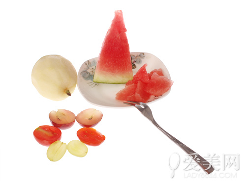 刺激性食物致脱发 防脱发需均衡营养