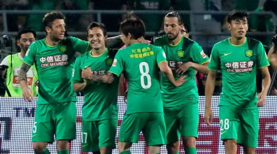 国安2-1申鑫紧追鲁穗 巴塔拉2球杨智扑点球