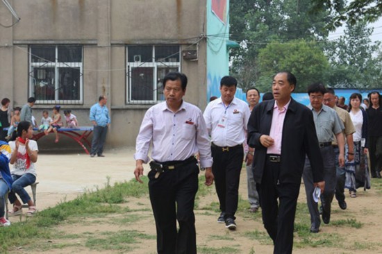 南阳:庆六一 学习雷锋事迹报告会圆满成功