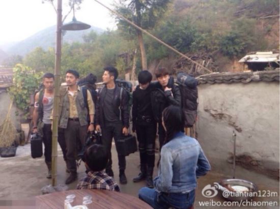 《盗墓笔记》海量花絮照曝光 李易峰唐嫣穿情