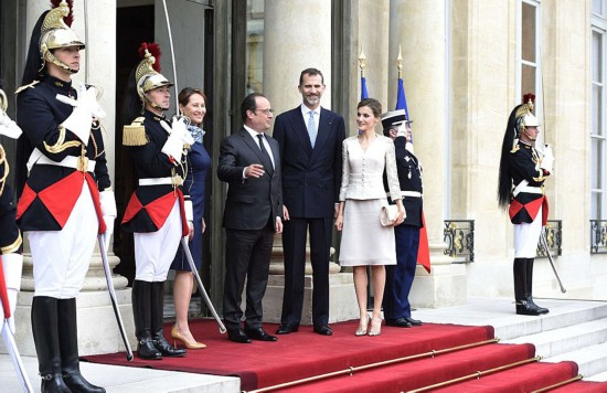 西班牙国王夫妇访法 奥朗德请出前女友罗雅尔