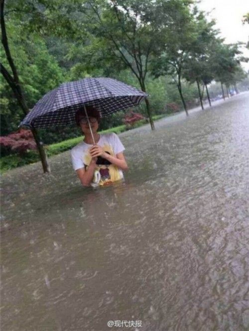 暴雨袭击南京城 降水量达50毫米以上