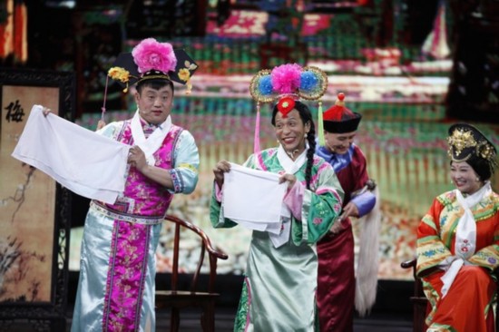 《喜剧人》宋小宝带伤复出 反串甄嬛造型抢眼