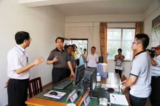 梧州市长朱学庆到蒙山县调研经济社会发展工作