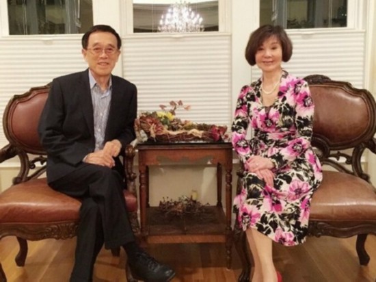 归亚蕾晒与老公合影庆结婚50周年两个人变十个人