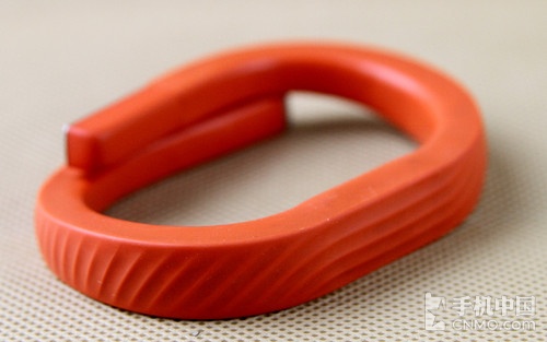 小米手环、咕咚手环 热门智能手环横评(图)