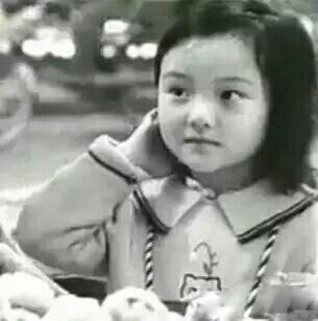 李小璐童年旧照曝光 网友:和馨儿一个模子出来的