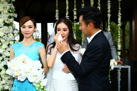 杨幂昆凌何洁张雨绮 85后女星大婚现场美哭