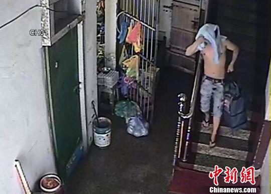 男子掩头盗铃盗窃宿舍 竟被微胖身型暴露身份