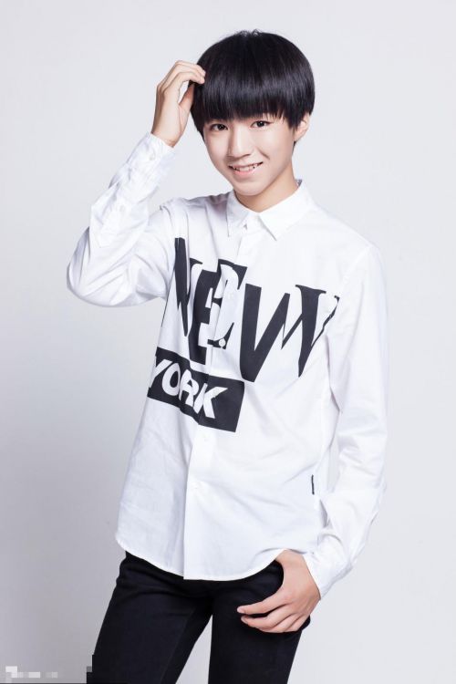 Tfboys拍写真 王源王俊凯易烊千玺暖心正太帅