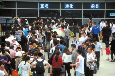 中国27省份客车票年底前可网购明年底全国实行