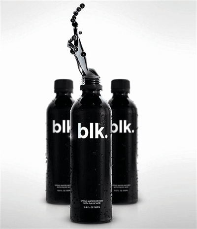 70元一瓶像墨水一样的黑色矿泉水你喝吗?