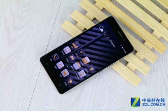 6020mAh电池带来极限续航 金立M5图赏