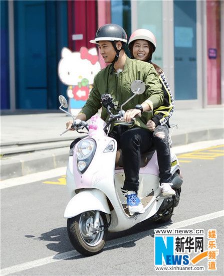 冷场王任重变身恋爱选手 开启高甜模式(组图