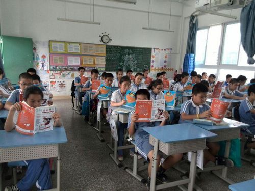 杂志铺杂志漂流进校园-让杂志漂流 让知识传