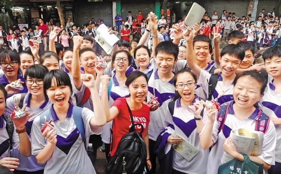 广州中考开考 作文题:广州风格