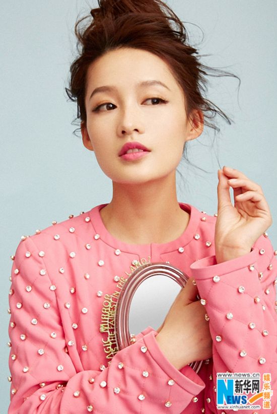 李沁夏日粉嫩甜美写真 笑靥如花清新扑面