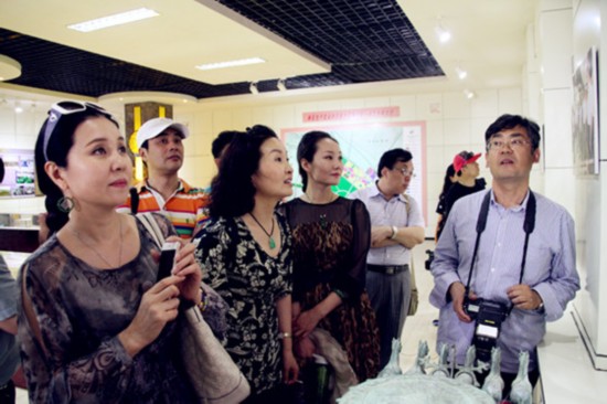 河南文化援疆再掀高潮 豫剧选段火遍天山南北