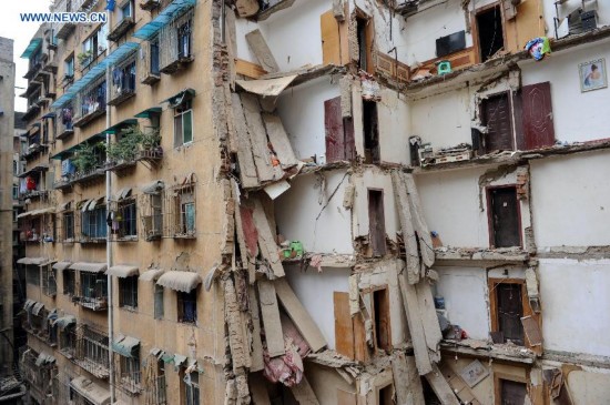 Photo taken on June 15, 2015 shows the site of building collapse in Zunyi, southwest China's Guizhou Province. 