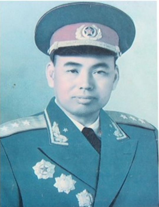 许世友10个子女何在许世友孙子孙女合影