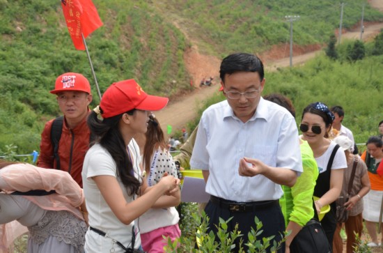 庐江县首届蓝莓采摘体验游活动在矾山开启