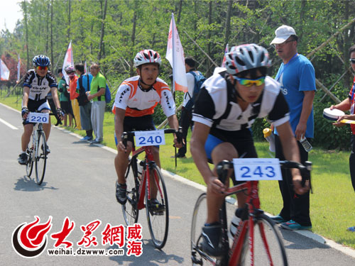 300余车手驰骋威海东部滨海新城 7岁孩子也来