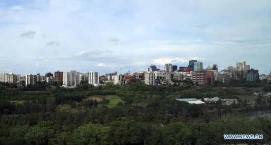 Photo taken on June 14, 2015 shows the view along the North Saskatchewan River in Edmonton, Canada. Edmonton is one of the six host cities of FIFA Women's World Cup 2015 Canada. (Xinhua/Qin Lang) 