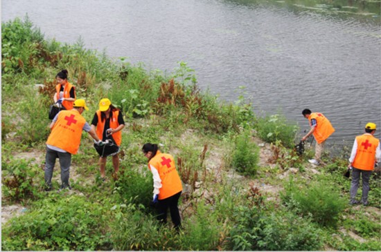 含山县:保护河流,志愿者在行动