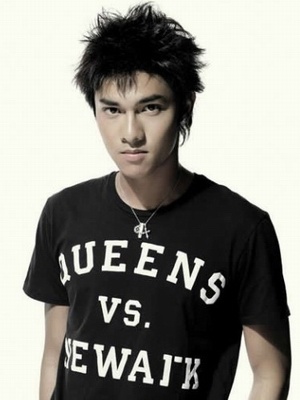 向华强儿子欠债百万 揭香港娱乐圈真正 太子爷