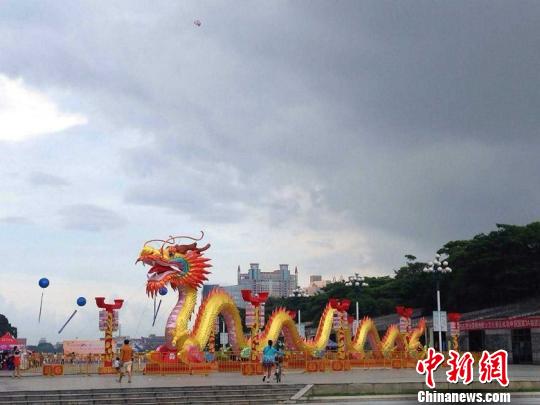 ��ʮ�ס�����������㶫��ݸʯ������չ��ͼ��