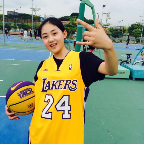 惊艳!17岁的女生柠檬的竟是打姑娘带篮球最爱a女生网名的图片