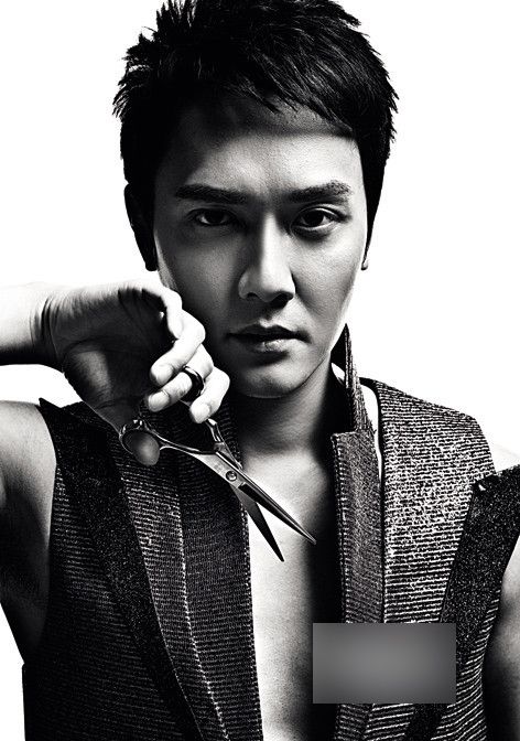 冯绍峰倪妮分手 冯绍峰身价10亿家庭背景揭秘