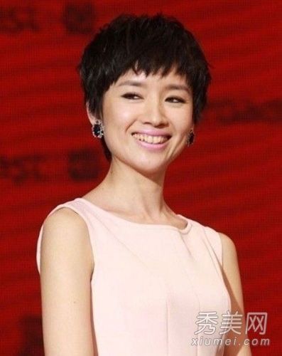 董洁离婚后整容? 浓妆素颜不如从前(组图)