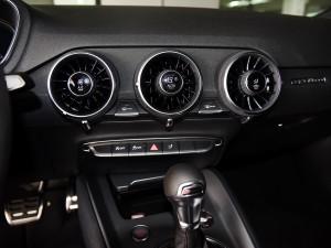 µ() µTT 2015 TT Coupe 45 TFSI quattro 