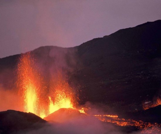 法媒盘点法国五大壮美火山 绝妙风光引人入胜
