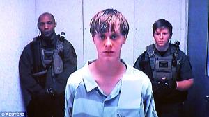 美国黑人教堂枪击嫌犯面临9项指控 或被判极刑