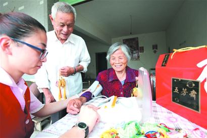 湖州:节日里志愿者在行动