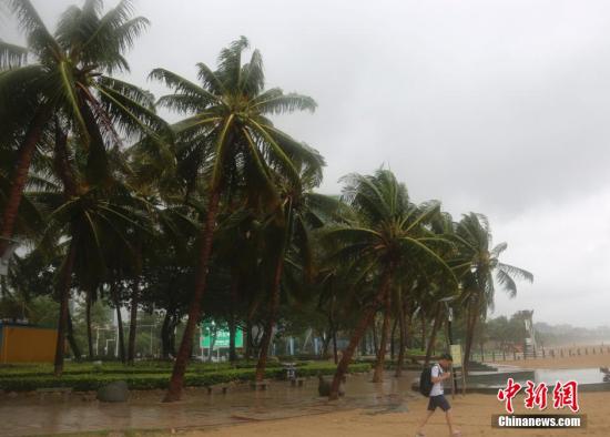 台风鲸鱼登陆海南万宁 海南岛迎喜雨