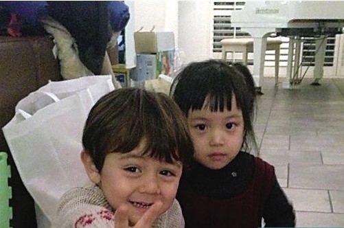 刘烨儿子强吻赵薇女儿 网友为吴彦祖抱不平