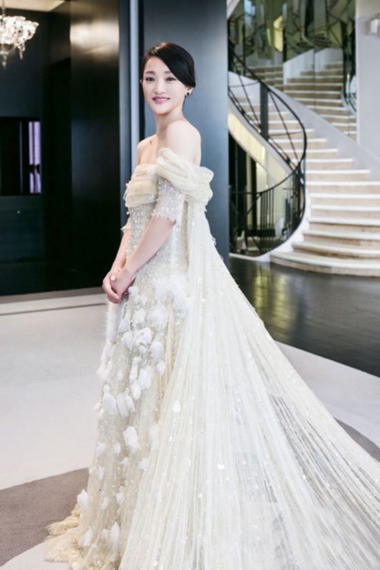 女明星婚纱_女明星婚纱造型图片