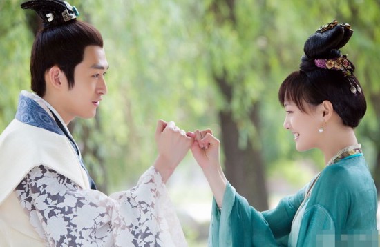 新偶像:郑爽曾为张翰整容却分手 与井柏然传绯