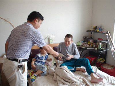 芜湖县总工会深入双联系村开展走访慰问困难户