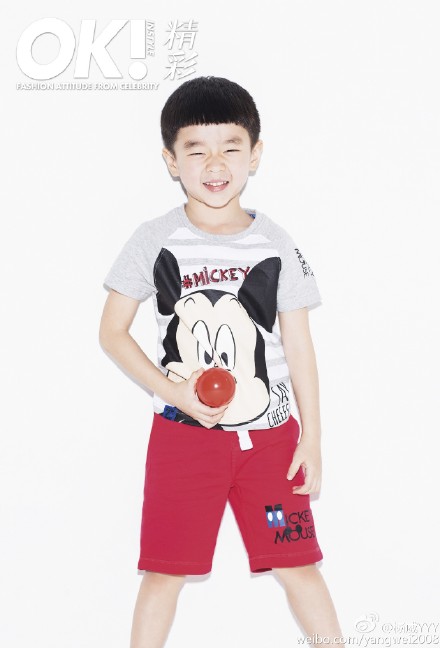 杨阳洋王诗龄相聚上演女总裁小鲜肉 萌娃多照