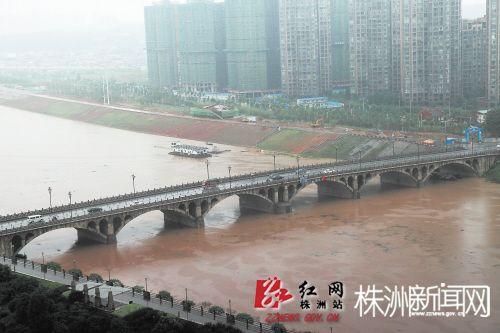 湖南遭遇强降雨36.13万人受灾 长沙再发暴雨橙