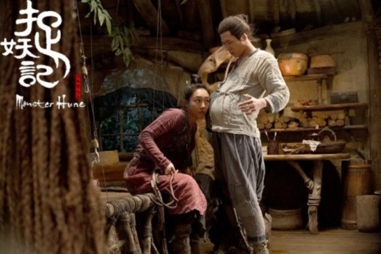 井柏然挺大肚变孕夫白百合呵护 捉妖CP爆笑