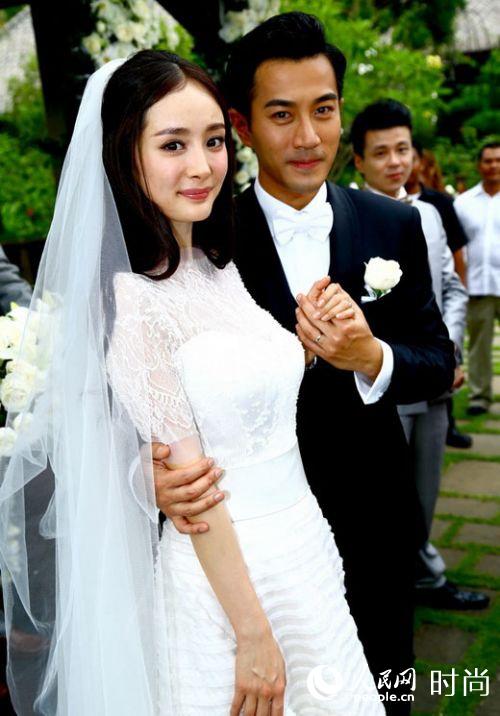 杨幂 婚纱_杨幂幸福晒婚讯 婚纱造型盘点