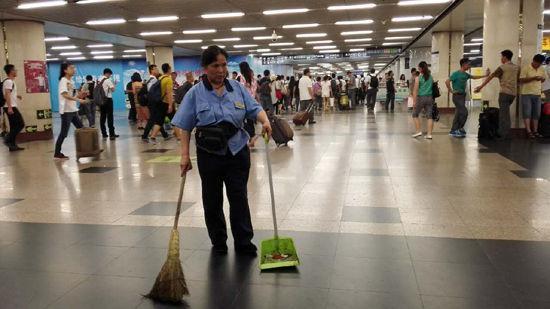 北京西站保洁员坠亡系自杀 坠亡女子近期精神