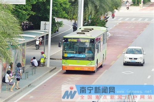 南宁公交都市建设规划获批 规划建11条快速公交