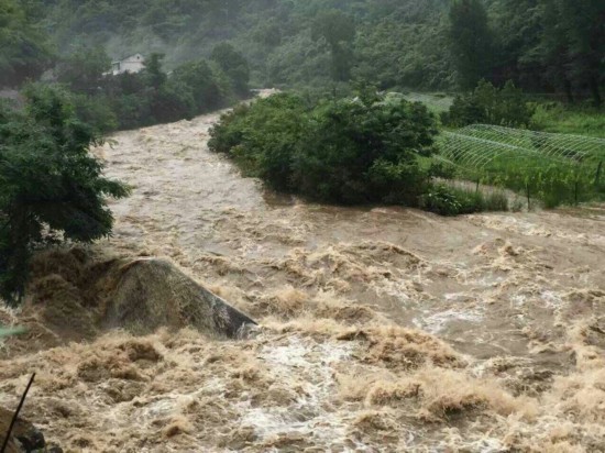 宁陕县部分镇区域时段降雨量达暴雨级别