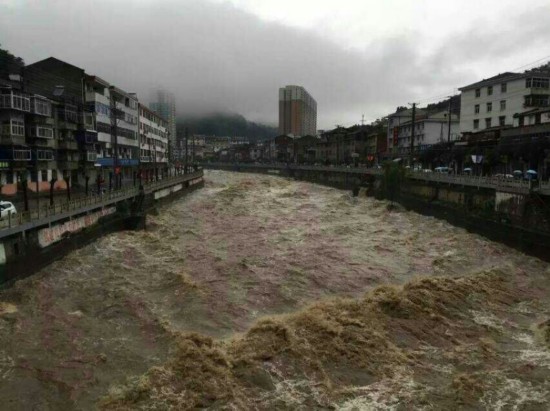 宁陕县部分镇区域时段降雨量达暴雨级别